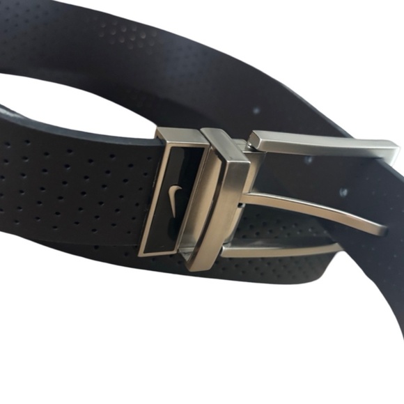 Nike Reversible Golf Belt - Perforated Black and Brown - Size Large - Picture 1 of 3